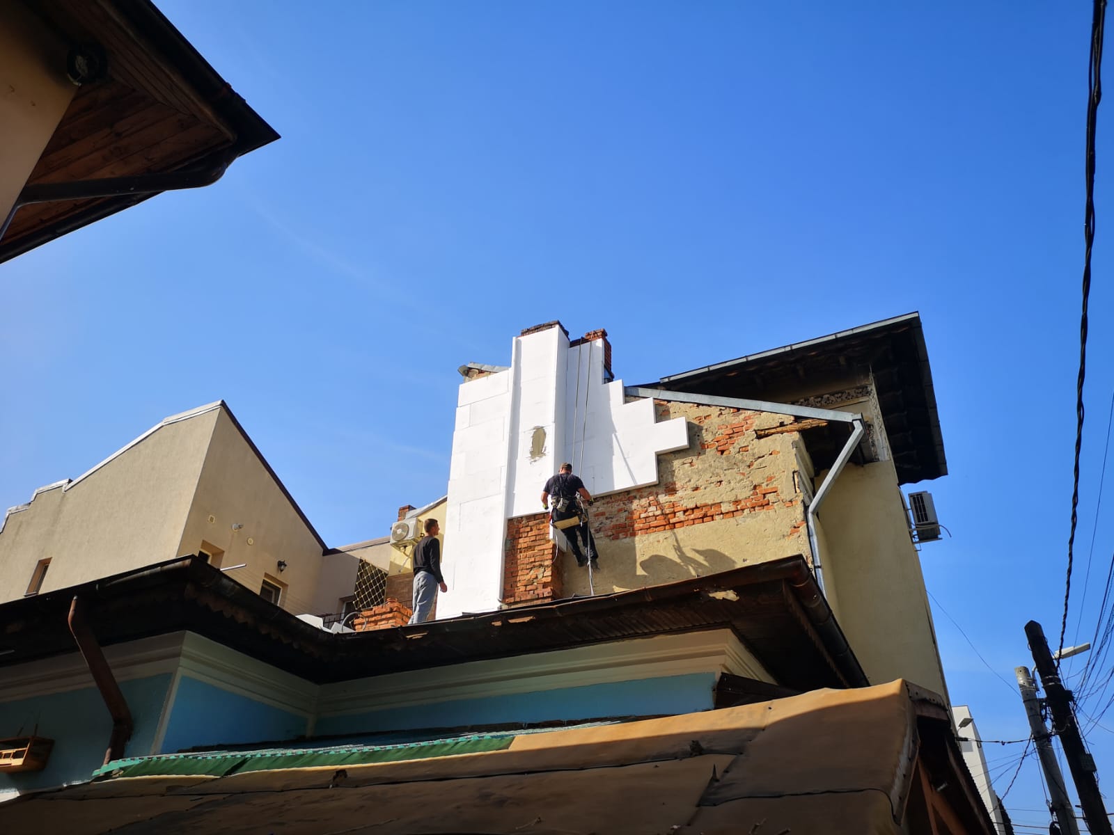 Reparații Acoperiș și Structură