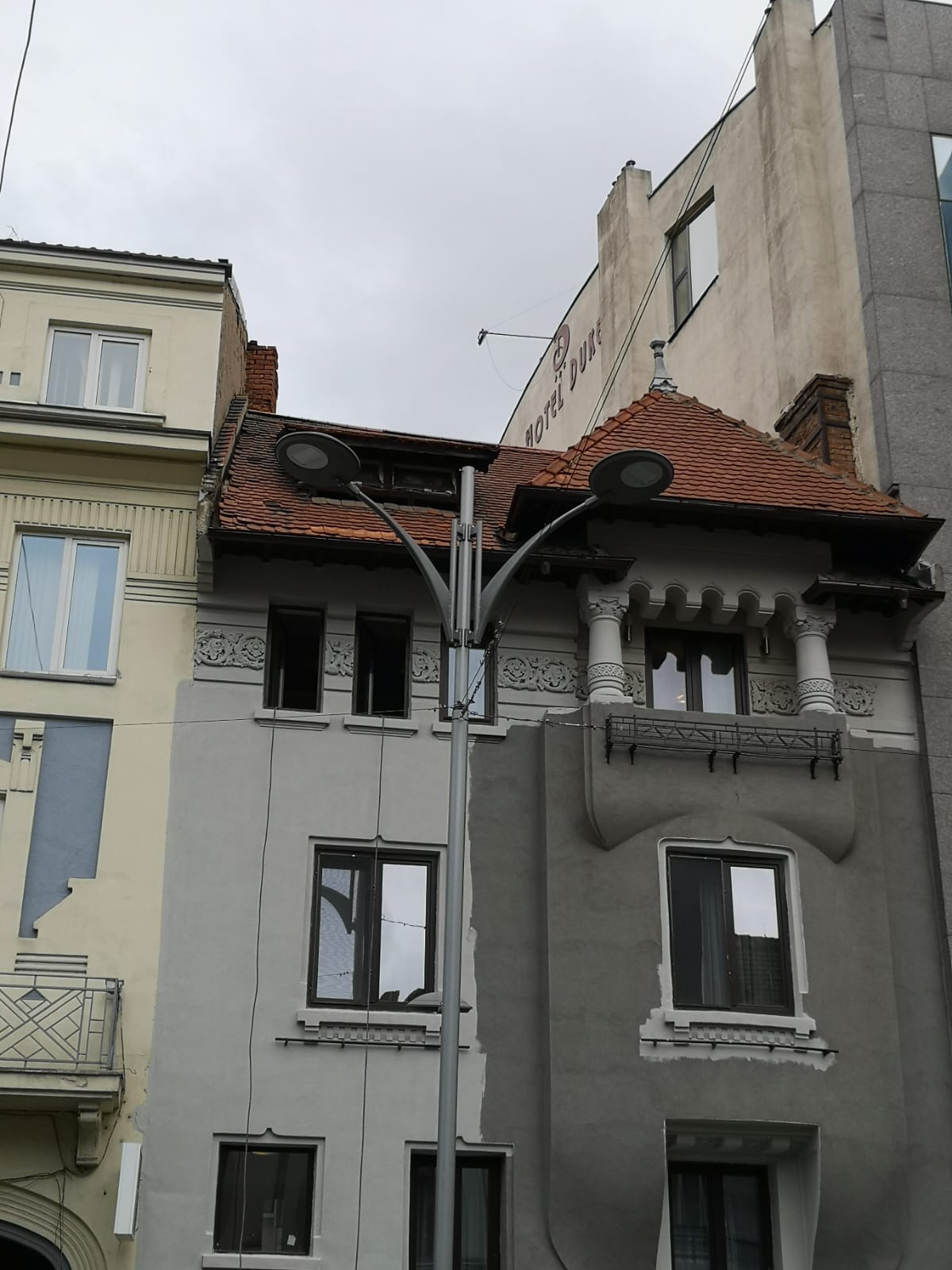 Renovare Vilă Istorică - Acoperiș și Fațadă